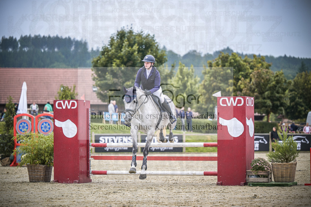 DOS_0218 | Entdecke hochwertige Reitturnierfotos von Foto Oger. Professionell, emotional und authentisch – jetzt Lieblingsmomente im Shop bestellen.Deutschlandweite Turnierfotografie. - Realisiert mit Pictrs.com