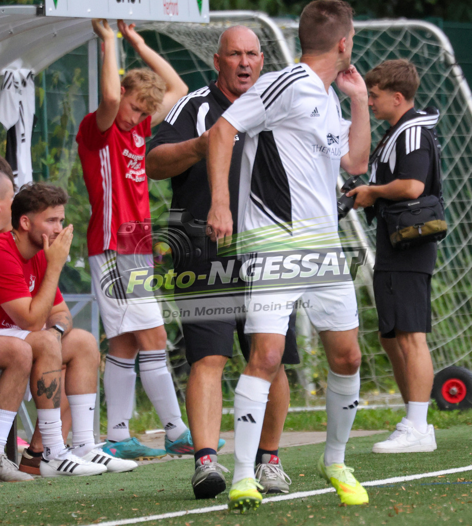 SC Bünde - TuS Bexterhagen | Auf dem Bild zu sehen: grün SC Bünde: ; weiß TuS Bexterhagen:  SC Bünde, TuS Bexterhagen, Saison 26/27, Testspiel, Hunnebrock, Deutschland - Realisiert mit Pictrs.com