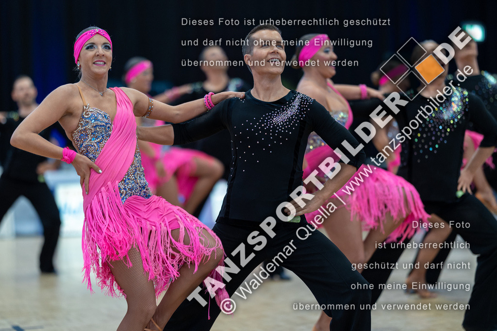 20230415-10445 | Hier finden Sie Tanz Bilder vom Latein und Standard Formationen tanzen. Sportbilder vom Tanzsport. Schöne Fotos und von Weltmeisterschaft, Europameisterschaft, Bundesliga, Regionalliga, Oberliga und Landesliga sowie von GOC Stuttgart, DanceComp, WM Bremen