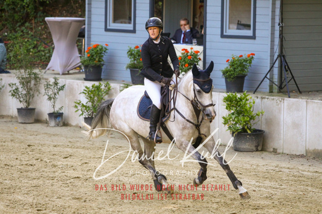 DKP42823 | Turniersportfotografie; Pferdefotografie; Dressurfotografie