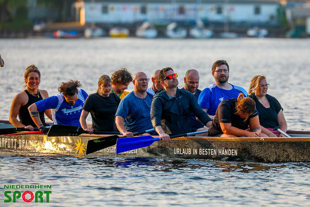 Drachenboot-Training_Wedau110625_053 | Bildergalerie von Sport-Ereignissen aber auch von weiteren spannenden Dingen - nicht nur vom Niederrhein. In Anlehnung an den bekannten Spruch von Hanns Dieter Hüsch heißt das Motto: "Niederrhein ist überall".  - Realisiert mit Pictrs.com