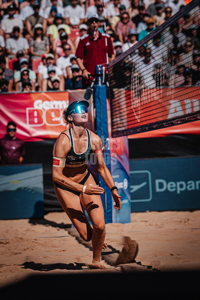 Beachvolleyball | Frauen | Allianz German Beach Tour 2025 | Tourstop München | 13.07.2025 | Lea Kunst rennt zum Ball