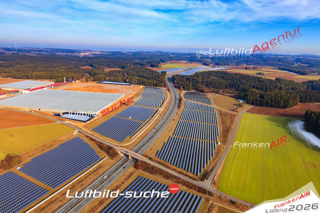 aktuelles Luftbild von Pv-anlage-autobahn  - Luftaufnahme wurde 2019 von https://frankenair.de mittels Flugzeug (keine Drohne) erstellt.