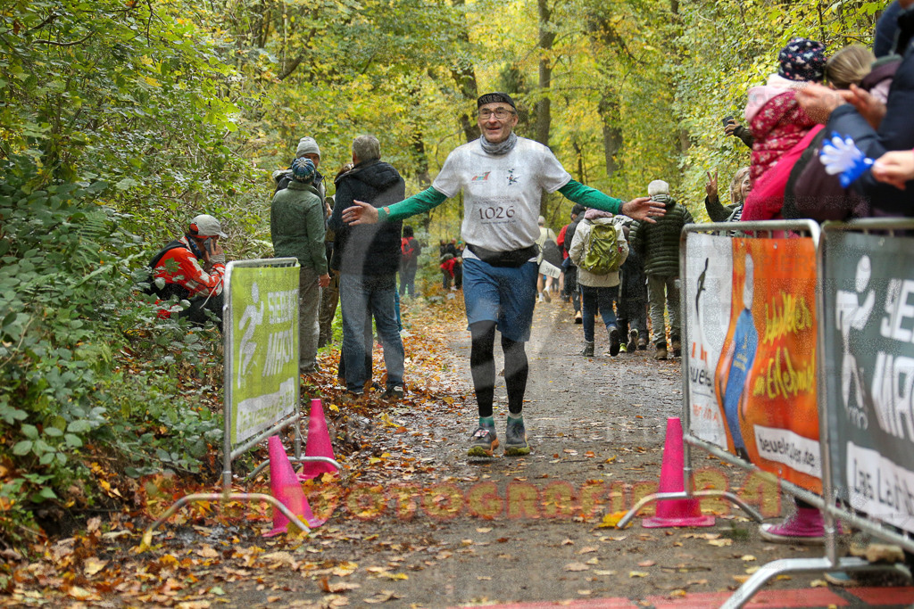 251026_1313_EX1_2918 | Sportfotografie im Rhein-Sieg Kreis, Köln, Bonn, NRW, Rheinland Pfalz, Hessen, etc. Unser Tätigkeitsfeld umfasst den Laufsport vom Volkslauf über den Marathon, Duathlon, Triathon bis zum Ultralauf wie Kölnpfad Ultra oder Schindertrail.