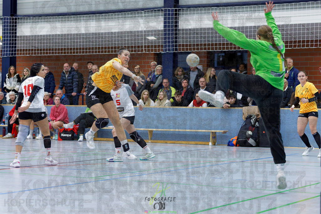 Frauen Oberliga Mitte (HHV); HSG Eibelshausen/Ewersbach - HSG Wettenberg II | Frauen Oberliga Mitte (HHV); HSG Eibelshausen/Ewersbach - HSG Wettenberg II am 13.12.2025 in Steinbrücken (Sporthalle am Hammerweiher)Photo © 2025 - Jörg Heinrich - Realisiert mit Pictrs.com