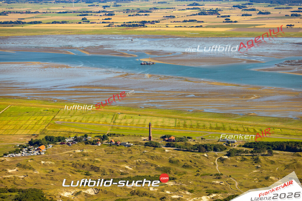 Aktuelles Luftbild von Leuchtturm Norderney - Die Luftaufnahme wurde 2022 mittels UL-Flugzeug erstellt ( keine Drohne ) - hochauflösende Kamera-Systeme von  Canon -Beste Qualität - Für grossformatige Ausdrucke geeignet. Die Geschenkidee !