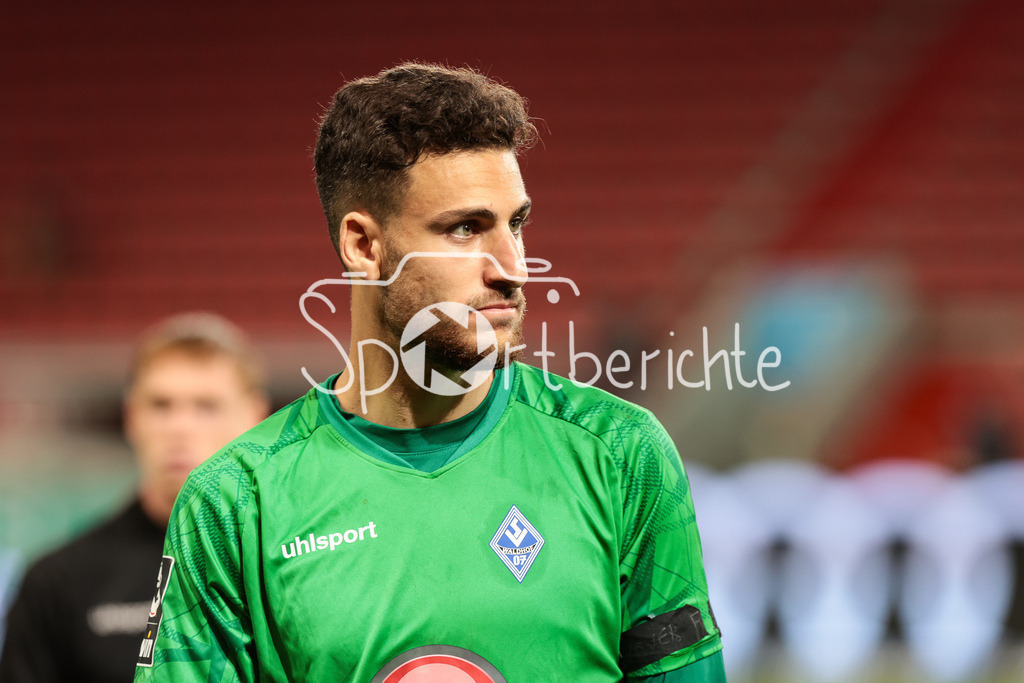 FC Ingolstadt - SV Waldhof Mannheim | die Mannheimer sind enttaeuscht nach dem unentschieden in Ingolstadt / Omer HANIN (SVW #12)
