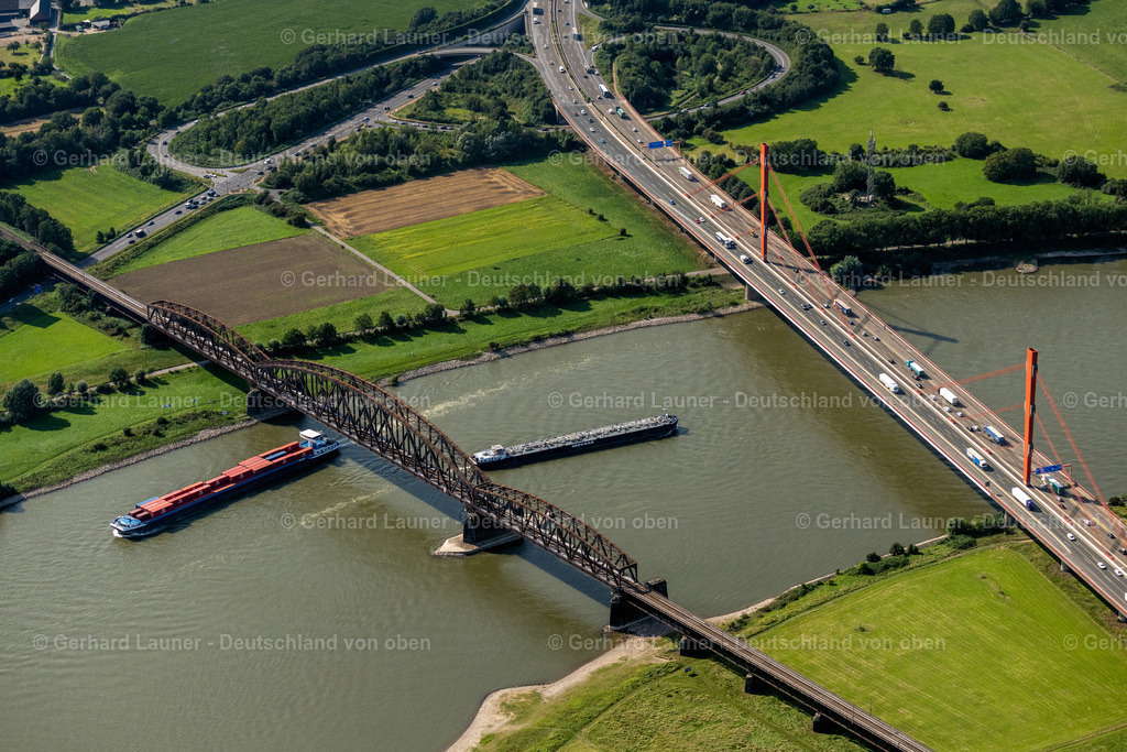 4049848 | Autobahn-und Eisenbahnbrücke  über den Rhein bei Duisburg