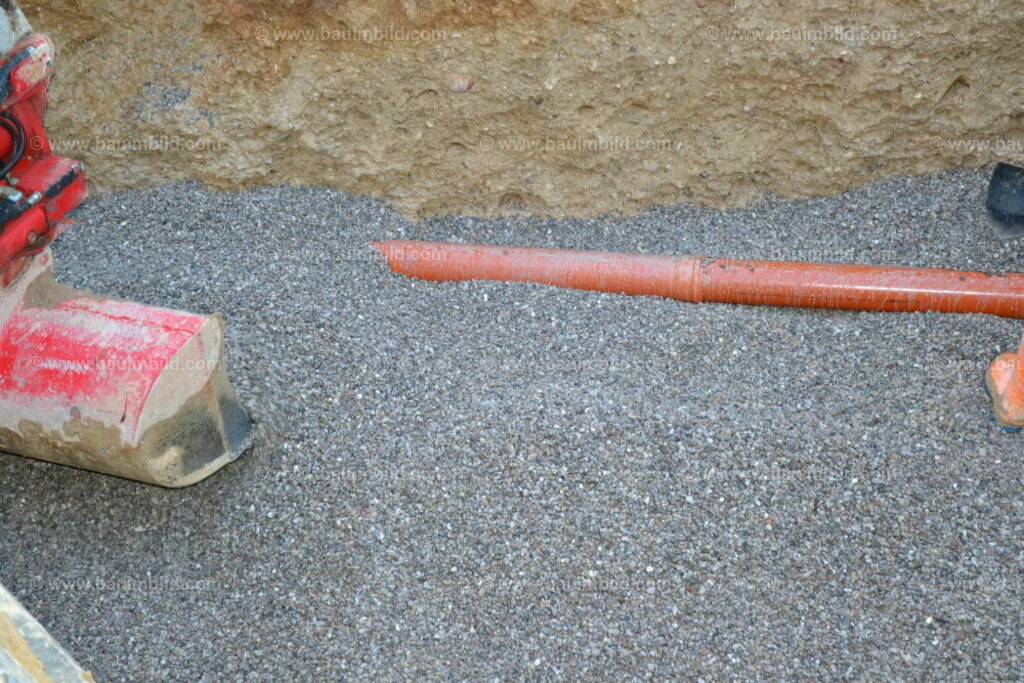 bib-lg03-abwasserkanal-0057 | Nach LV-Leistungsgruppen sortierte Detailfotos über den Bau eines Hauses. Alle Hausbau-Bilder direkt vom Urheber und Autor der Website Haus-Selber-Bauen.com