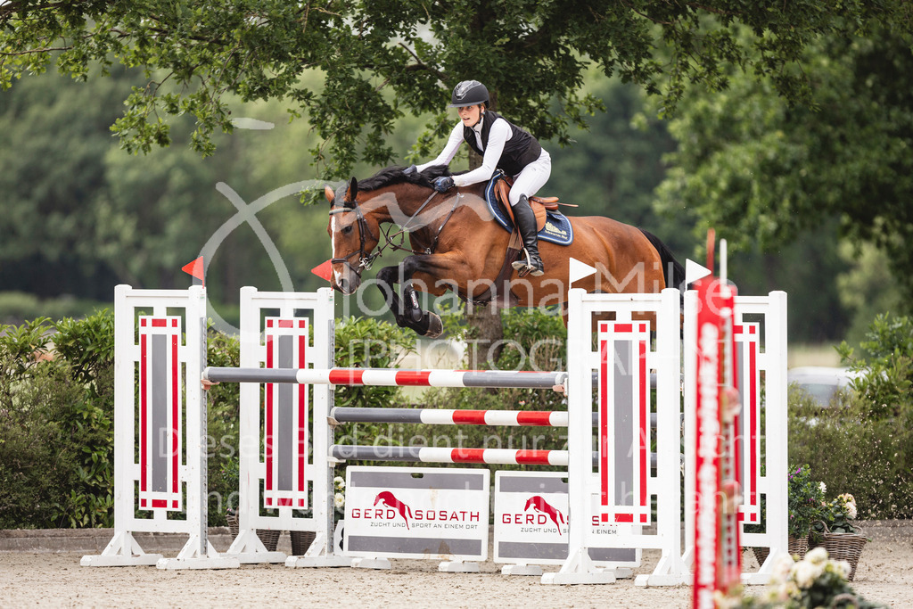 250622_Lemwerder_M2-SprmstAnf-805 | Deine schönsten Turniermomente als professionelle Fotos! Entdecke hochwertige Pferdesport-Fotografie im Online-Shop. Jetzt Fotos finden & bestellen!