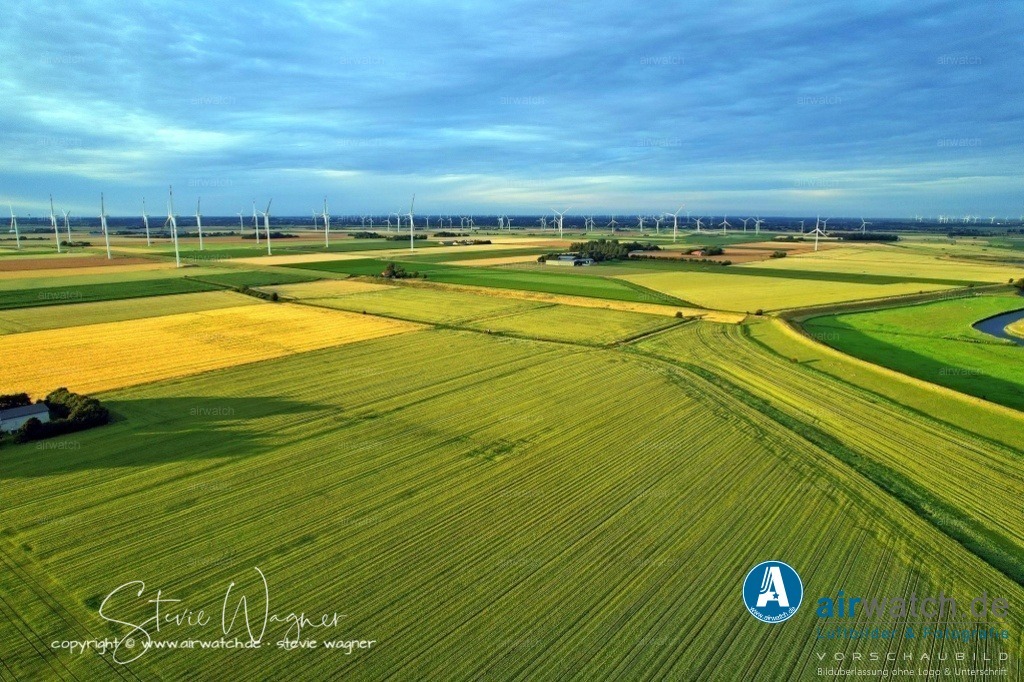 HattstedterKoog  & BeltringharderKoog | Die Geschichte der Hattstedtermarsch geht zurück auf die Eindeichung der Arlaubucht. Der heute den Namen der Gemeinde tragende Hattstedter Alter Koog wurde in der zweiten Hälfte des 15. Jahrhunderts dem Meer abgerungen. Kurze Zeit später, im Jahr 1500 erfolgte die Bedeichung des Hattstedter Neuer Koog