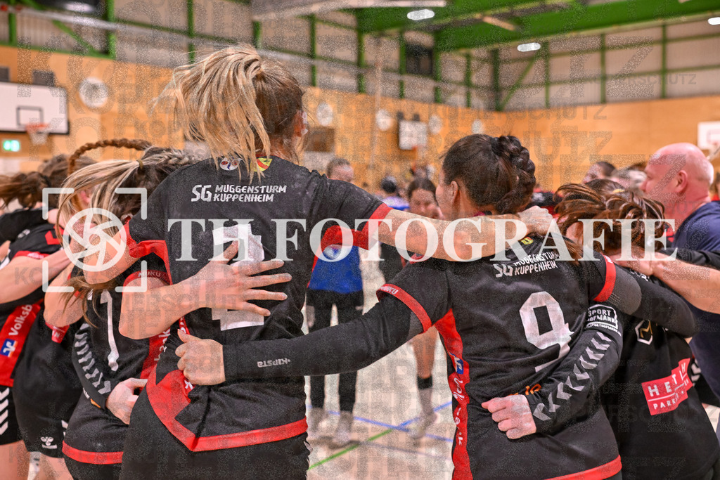 GER, SG Maulburg/Steinen - SG Muggensturm/Kuppenheim, Handball, Suedbadenliga, 17. Spieltag, Saison 2023/2024, 09.03.2024 | Jubel im Kreis bei SGMK

GER, SG Maulburg/Steinen - SG Muggensturm/Kuppenheim, Handball, Suedbadenliga, 17. Spieltag, Saison 2023/2024, 09.03.2024

Foto: TH Fotografie/Thomas Hess