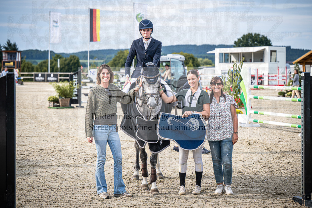 DOS_3124 | Entdecke hochwertige Reitturnierfotos von Foto Oger. Professionell, emotional und authentisch – jetzt Lieblingsmomente im Shop bestellen.Deutschlandweite Turnierfotografie. - Realisiert mit Pictrs.com