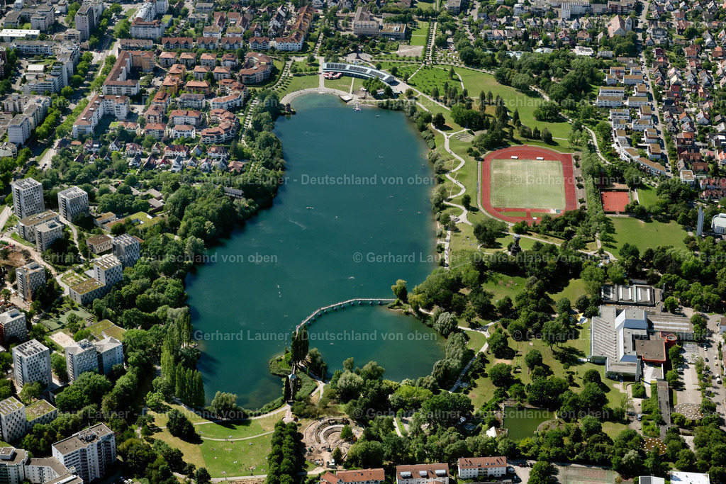 4033688 | FREIBURG IM BREISGAU 30.06.2020 Uferbereiche am Seegebiet des " Flückigersee " im Ortsteil Betzenhausen in Freiburg im Breisgau im Bundesland Baden-Württemberg, Deutschland. // Riparian areas on the lake area of " Flueckigersee " in the district Betzenhausen in Freiburg im Breisgau in the state Baden-Wurttemberg, Germany. Foto: Gerhard Launer