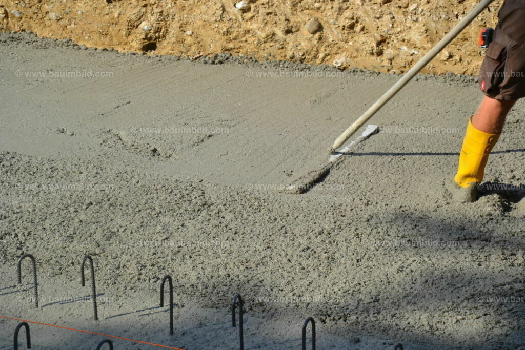 bib-lg04-betonarbeiten-0049 | Nach LV-Leistungsgruppen sortierte Detailfotos über den Bau eines Hauses. Alle Hausbau-Bilder direkt vom Urheber und Autor der Website Haus-Selber-Bauen.com