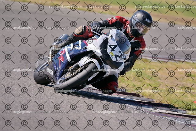 26bt05-0391 | markuskiefer.com - Realisiert mit Pictrs.com