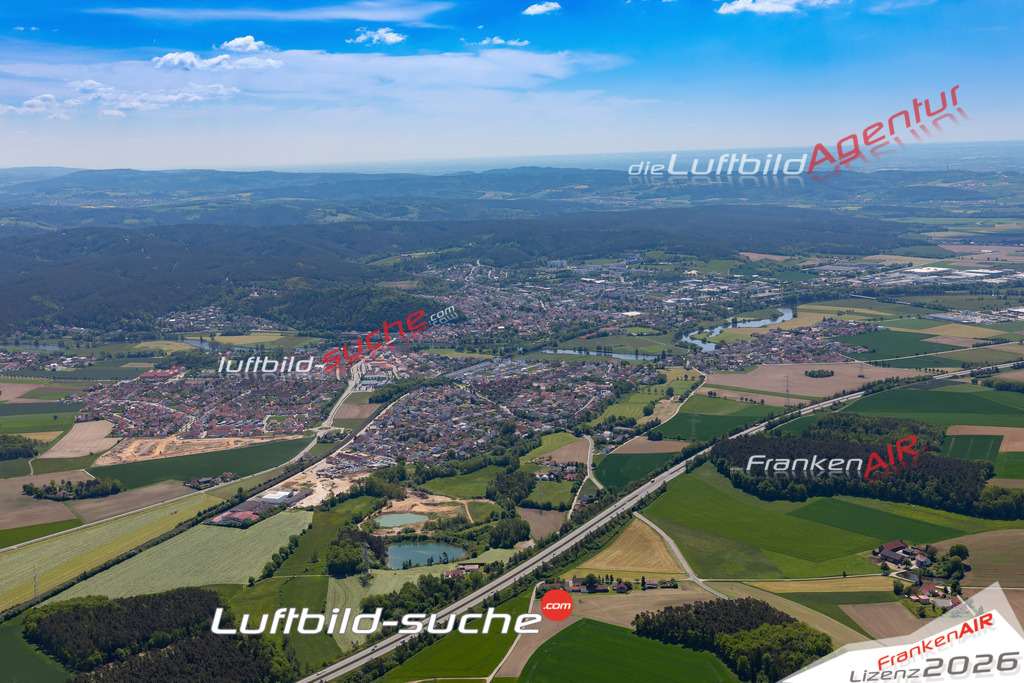 Die Luftaufnahme Diesenbach - Regenstauf wurde 2021 mittels Flugzeug (keine Drohne) erstellt. Hohe Auflösung -für große Poster und Wandbilder geeignet!