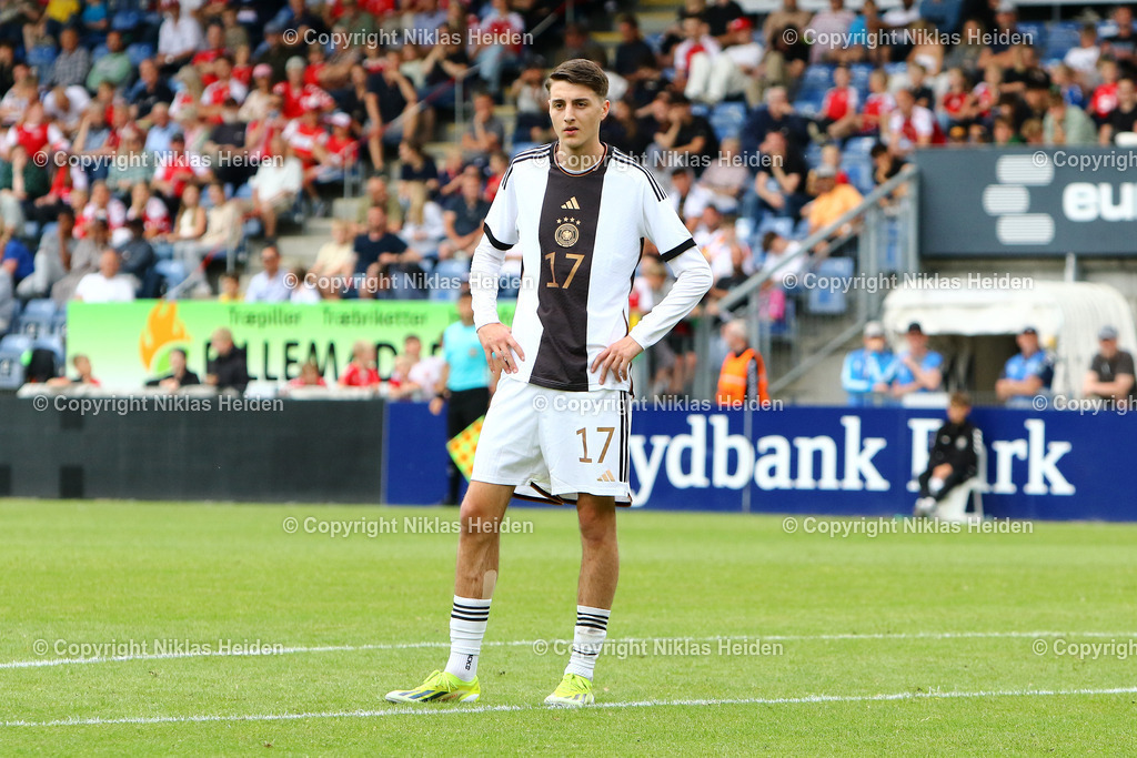 NH_DänemarkU19_DeutschlandU19_Länderspiel_22052024 | #17 Malek El Mala (Deutschland U19)

Fußball I Junioren I Länderspiel (Nationalmannschaft) I  Saison 2023-2024 I Freundschaftsspiel I Dänemark U19 - Deutschland U19 I 22.05.2024 I Sydbank Park (Haderslev, Dänemark)