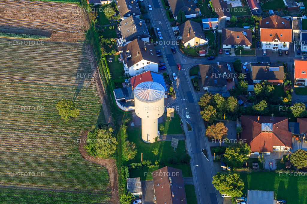 Am Wasserturm | Luftbild: Am Wasserturm in Kandel im Bundesland Rheinland-Pfalz in Deutschland. Foto: IMG_32801.jpg vom 01.09.2010 durch Werner Riehm/FLY-FOTO.de - Realisiert mit Pictrs.com