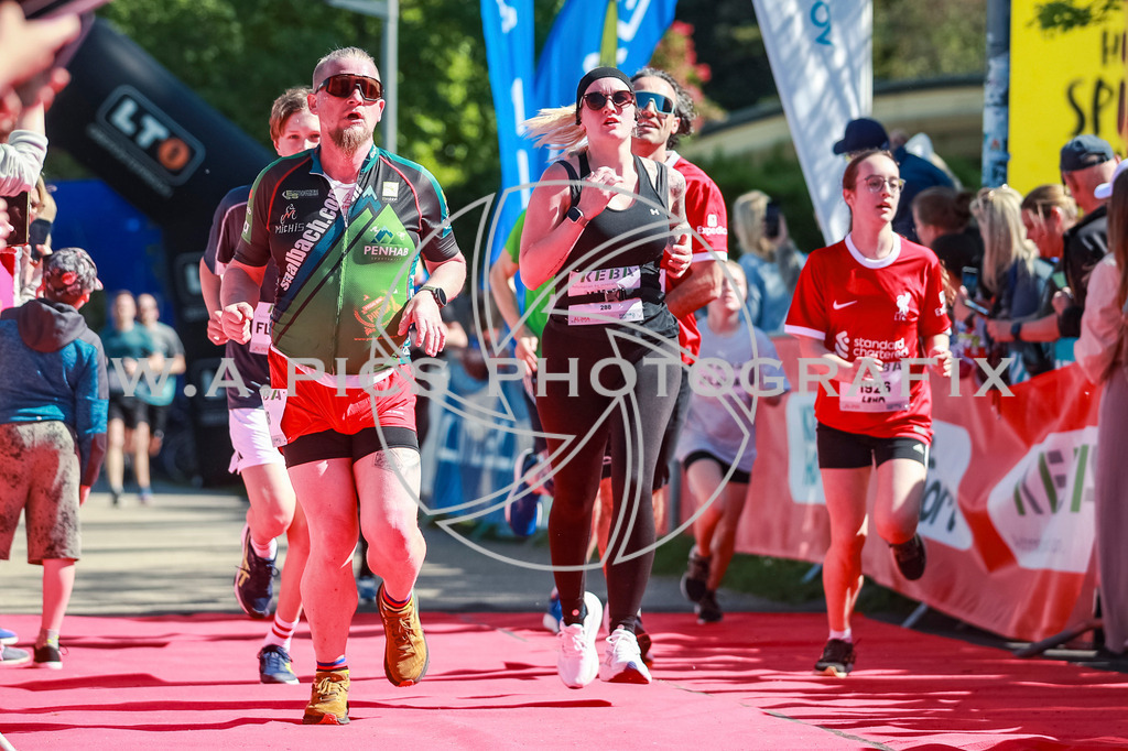 ..... | LINZ,AUSTRIA,27.April 25, Int. 3 Brückenlauf Linz  , Image shows: Photo: WAPICS / Manuel Binder