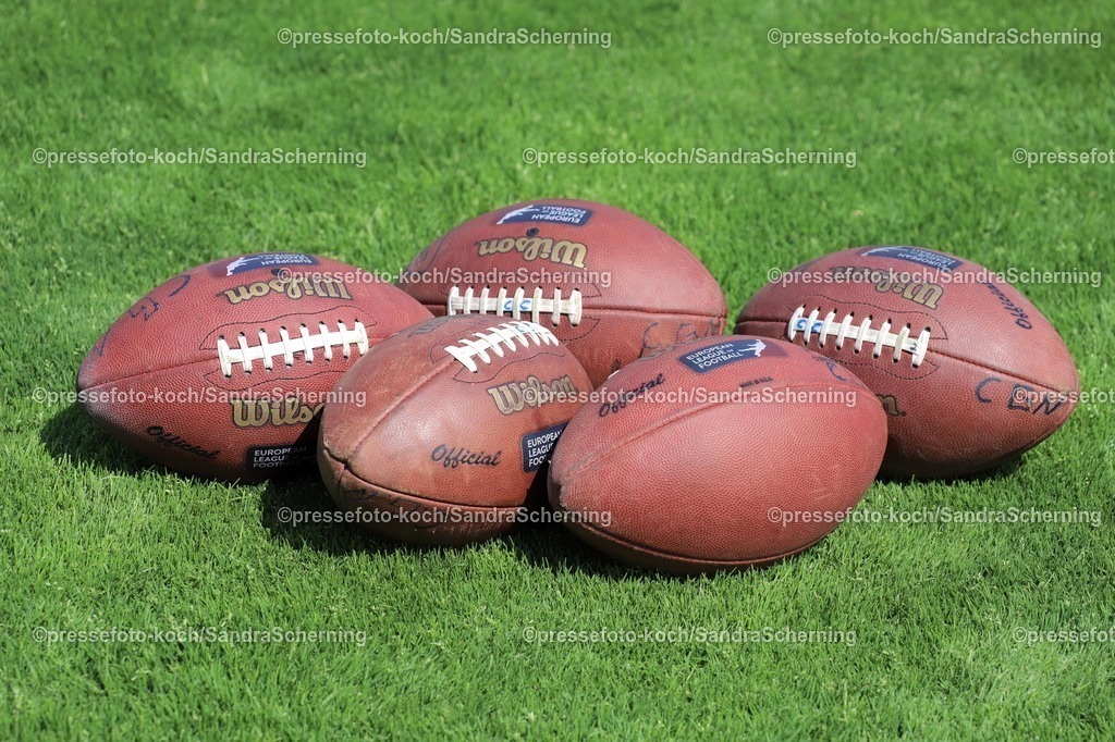 xSSC29062501016 | 29.06.2025, xsscx, Köln, American Footballl, Cologne Centurions - Paris Musketeers, EFL, Südstadion, Saison 2025: Offizieller Spielball der European League of Football