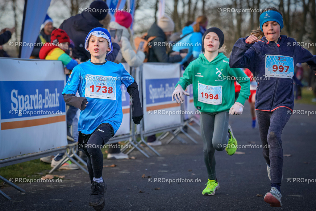 6. Bonner Nikolauslauf; Bonn, 14.12.2025 | Impressionen vom 6. Bonner Nikolauslauf am 14.12.2025 in Bonn (Nordrhein-Westfalen). 