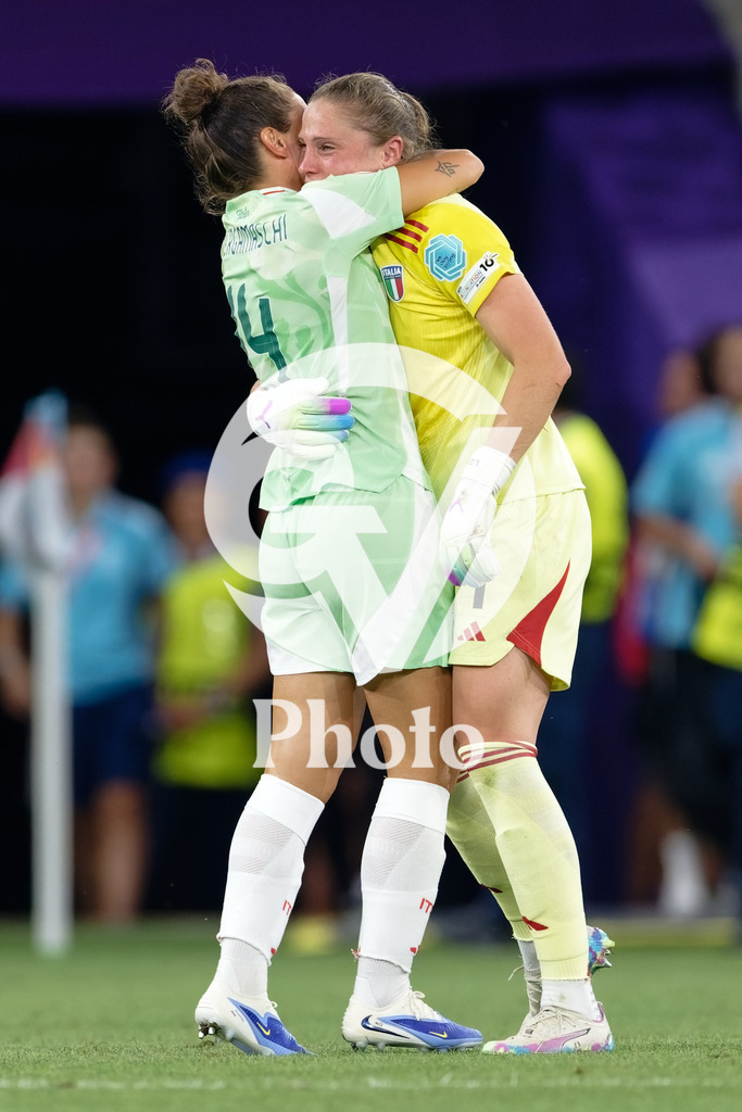 Norway v Italy - UEFA Women's EURO 2025 Quarter-Final | GENEVA, SWITZERLAND - JULY 16: Valentina Bergamaschi of Italy (L) and Laura Giuliani of Italy (R)  celebrates after winning  during the UEFA Women's EURO 2025 Quarter-Final match between Norway and Italy at Stade de Geneve on July 16, 2025 in Geneva, Switzerland. (Photo by Giuseppe Velletri/Sports Press Photo/Getty Images)