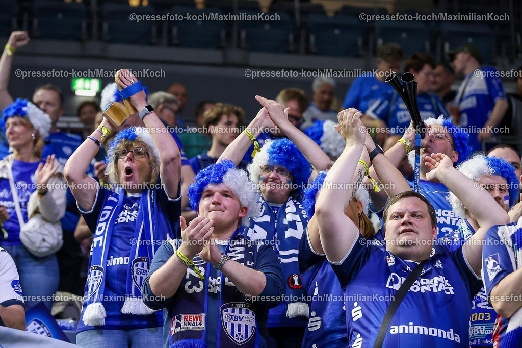 xSSCx18042601046 | 18.04.2026, xsscx, Handball, DHB-Pokal Lidl Final4, TBV Lemgo-Lippe - Füchse Berlin, Saison 2025 / 2026 Herren, Lanxess Arena: Fans des TBV Lemgo Photo: xSandraxScherningxPressefotoKochx