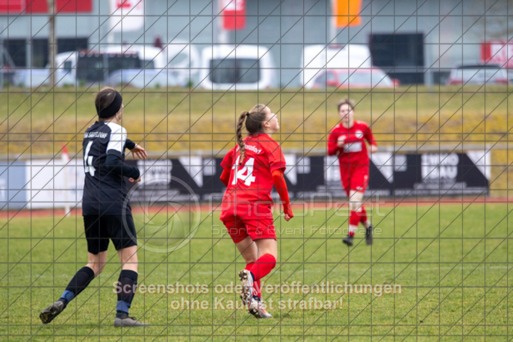 20250316_142327_0565 | #,1.FC Donzdorf (rot) vs. SpVgg Gröningen-Satteldorf (schwarz), Fussball, Frauen-Verbandsliga Württemberg, 13. Spieltag, Saison 2024/2025, Rasenplatz Lautertal Stadion, Süßener Straße 16, 73072 Donzdorf, 16.03.2025 - 13:00 Uhr,Foto: PhotoPeet-Sportfotografie/Peter Harich