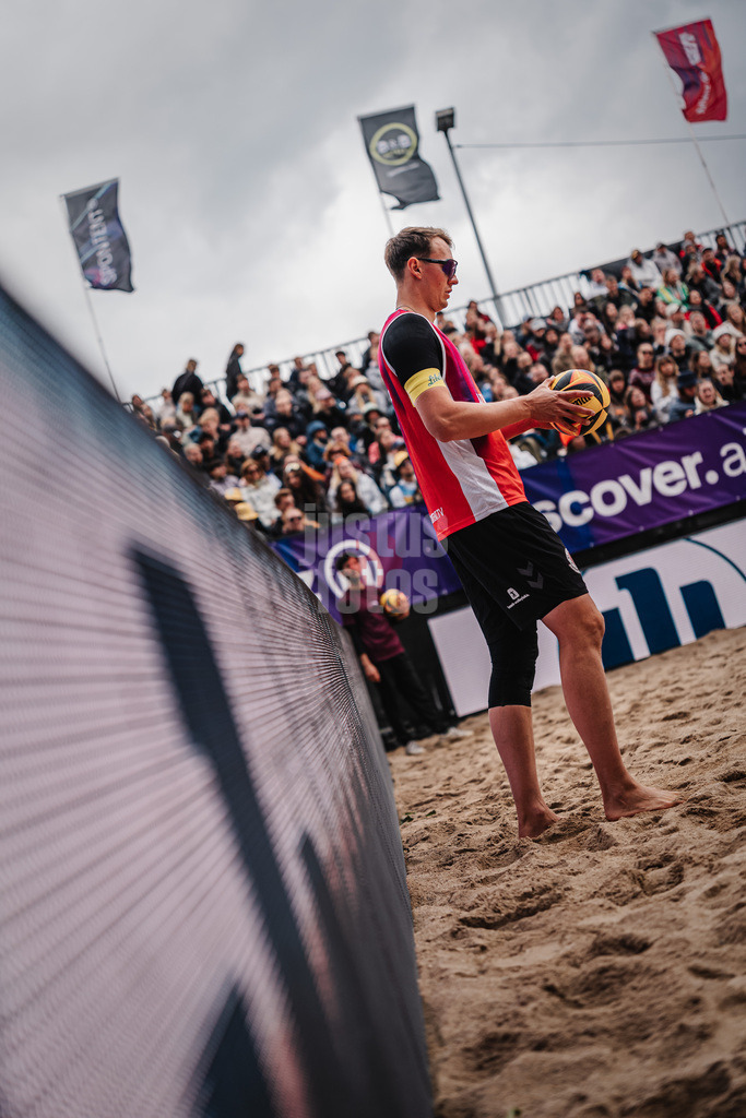 Beachvolleyball | Männer | Allianz German Beach Tour 2026 | Tourstop Düsseldorf | 17.05.2026 | Robin Sowa beim Aufschlag