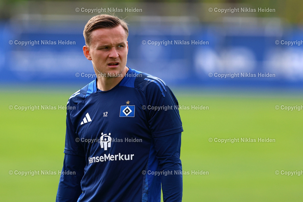 NH_HamburgerSV_Training_16042025 | #12 Tom Mickel (Hamburger SV)Fußball I Herren I Training I Saison 2024-2025 I Hamburger SV I 16.04.2025 I Trainingsplätze Volksparkstadion