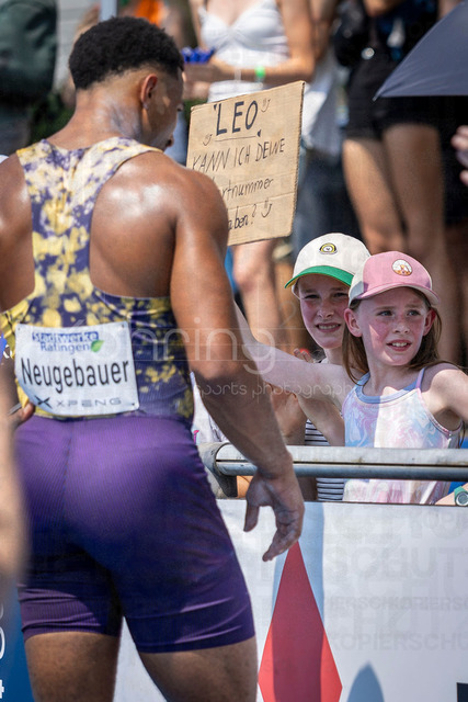 Multisport Event; Ratingen, 27.06.2026 | RATINGEN, GERMANY - JUNE 27, 2026 : Leo Neugebauer (GER / Germany) with his little fans competing during the Multisport Event at Stadion Ratingen on June 27, 2026 in Ratingen, Germany.