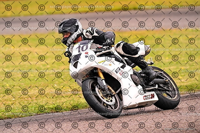25bt02-0136 | markuskiefer.com - Realisiert mit Pictrs.com