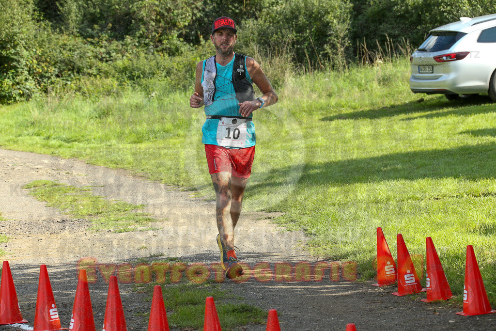 230826_1627_EX1_1568 | Sportfotografie im Rhein-Sieg Kreis, Köln, Bonn, NRW, Rheinland Pfalz, Hessen, etc. Unser Tätigkeitsfeld umfasst den Laufsport vom Volkslauf über den Marathon, Duathlon, Triathon bis zum Ultralauf wie Kölnpfad Ultra oder Schindertrail.