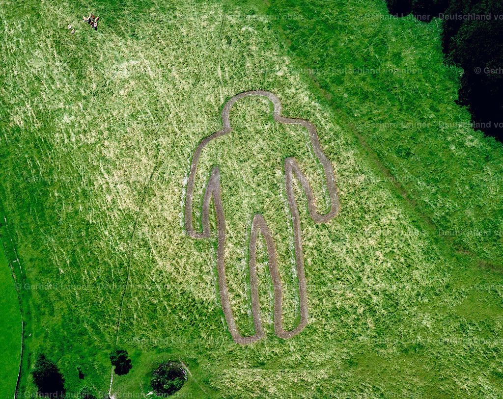 27B0001 | Figur im Feld bei Langenbach