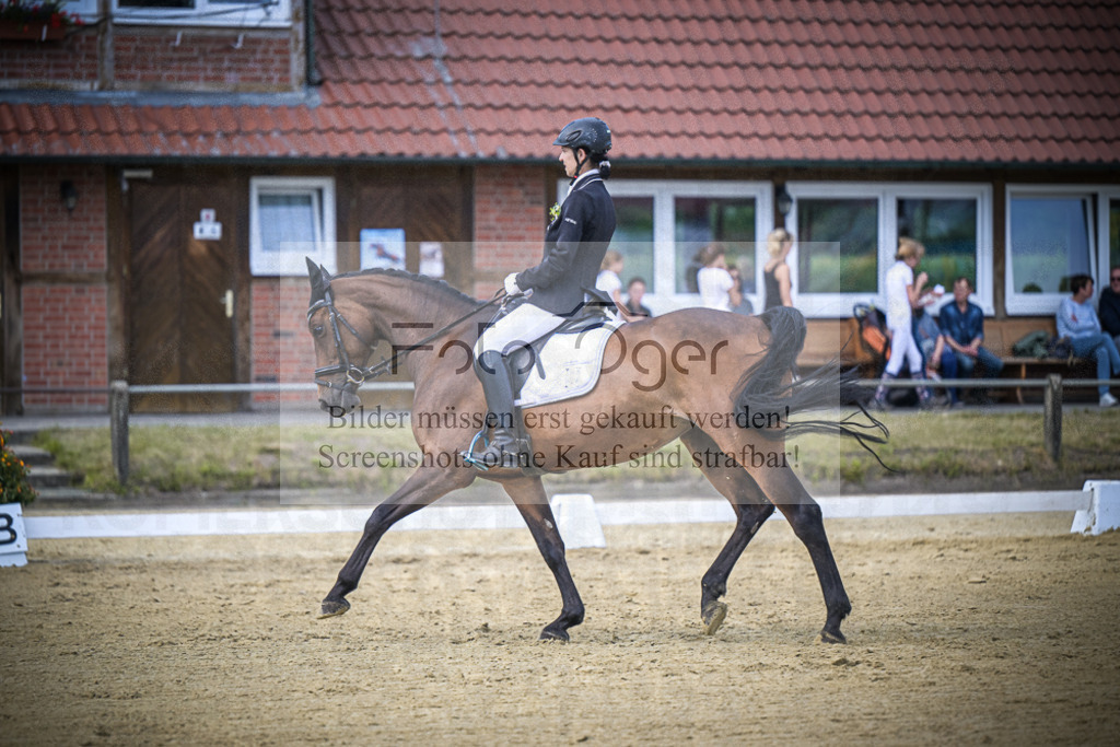 DOS_9686 | Entdecke hochwertige Reitturnierfotos von Foto Oger. Professionell, emotional und authentisch – jetzt Lieblingsmomente im Shop bestellen.Deutschlandweite Turnierfotografie. - Realisiert mit Pictrs.com