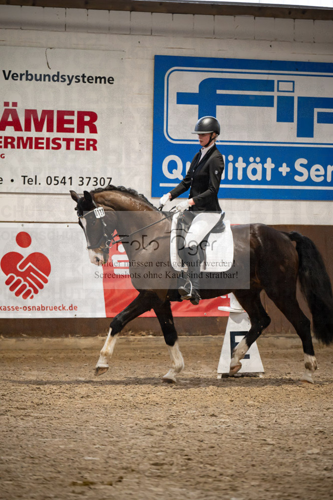 Hallenreittunier Voxtrup 2023 | Entdecke hochwertige Reitturnierfotos von Foto Oger. Professionell, emotional und authentisch – jetzt Lieblingsmomente im Shop bestellen.Deutschlandweite Turnierfotografie. - Realisiert mit Pictrs.com