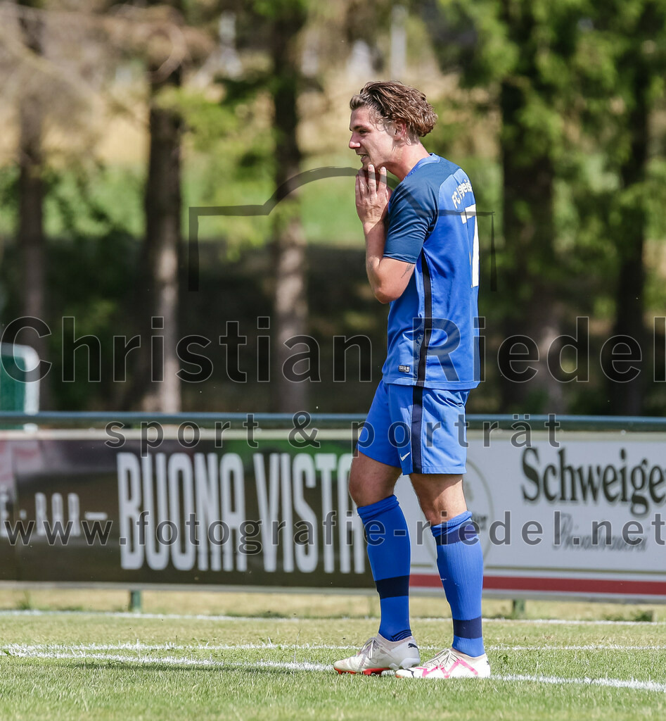 2023-07-08_088_FC_Langengeisling_gegen_TSV_Buchbach | Erding, Deutschland, 08.07.2023:
Fußball, Bezirksliga Oberbayern Ost 2023 / 2024, Testspiel, FC Langengeisling gegen TSV Buchbach, Endergebnis: 0:6

Maximilian Birnbeck (FC Langengeisling, #27)

Foto: Christian Riedel / fotografie-riedel.net