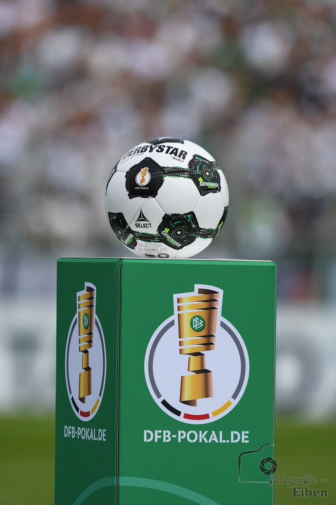 SV Atlas-Delmenhorst-Borussia Mönchengladbach | DFB-Pokal 1. Runde;SV Atlas Delmenhorst (gelb)-Borussia Mönchengladbach (schwarz) am 17.08.2025 in Oldenburg (Marschweg-Stadion), Photo: Philip Eiben 2025 - Realisiert mit Pictrs.com