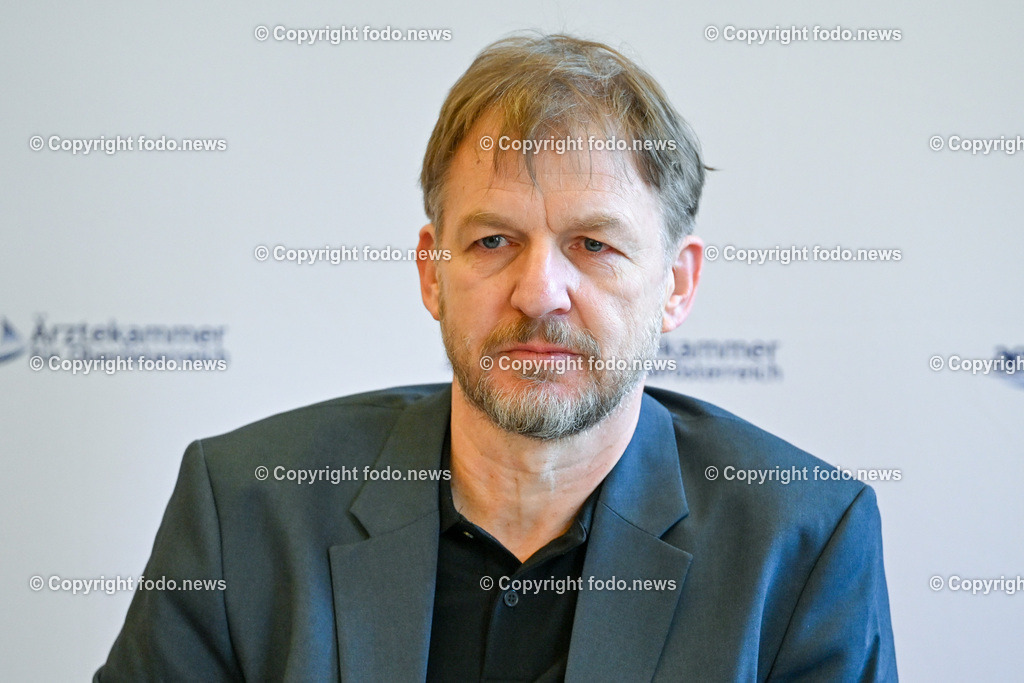 Pressekonferenz Aerztekammer für Ooe_ Aerzteteam sichert Versorgung in Linz Sued_ 22.03.2024-20 | 22.03.2024, Linz, AUT, Pressekonferenz Aerztekammer für Ooe, Aerzteteam sichert Versorgung in Linz Sued, im Bild Wolfgang Hockl (Referatsleiter fuer PVE in der Aerztekammer Ooe)