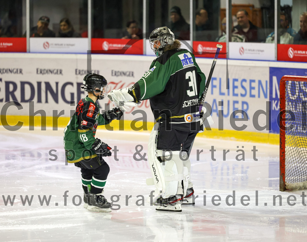2023-03-07_015_TSV_Erding_gegen_ESC_Kempten | Erding, Deutschland, 07.03.2023:
Eishockey, Bayernliga Playoffs 2022 / 2023, Viertelfinale, TSV Erding gegen ESC Kempten, Endergebnis: 9:3

Torwart Christoph Schedlbauer (Erding Gladiators, #31)

Foto: Christian Riedel / fotografie-riedel.net