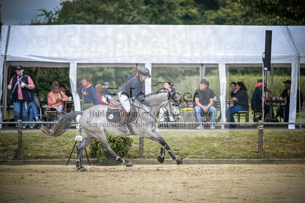 DOS_3797 | Entdecke hochwertige Reitturnierfotos von Foto Oger. Professionell, emotional und authentisch – jetzt Lieblingsmomente im Shop bestellen.Deutschlandweite Turnierfotografie. - Realisiert mit Pictrs.com