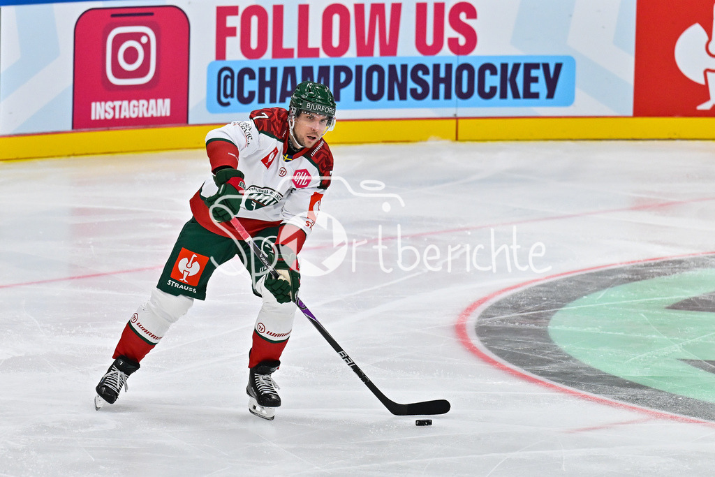 ERC Ingolstadt - Frölunda HC | INGOLSTADT, GERMANY - 02. DECEMBER: am Puck Henrik TÖMMERNES (Frölunda Gothenburg 7) / Einzelfoto / Freisteller beim Match zwischen dem ERC Ingolstadt und Frölunda HC beim Hinspiel im Viertelfinale der Champions Hockey League in der Saturn Arena