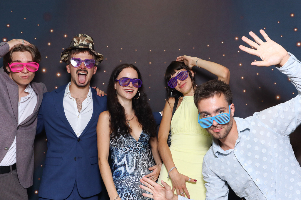ZD260628112736-86 | Fotoshop von zweidimensional Fotografie. Ihr Fotograf im Aargau. Abzüge von Ihrem Fotobox Event bestellen.Abzüge von Ihrem Hochzeit bestellen.Abzüge von Ihrem Schulfotograf bestellen.