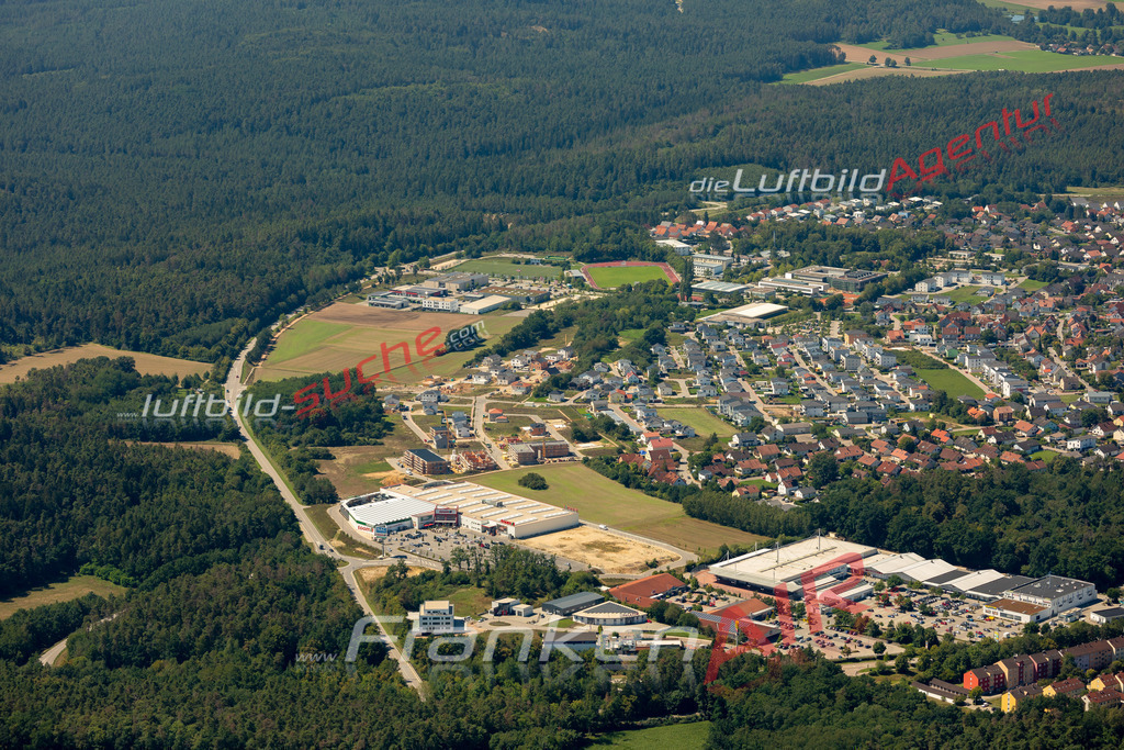 burglengenfeld-immobilie-haus-luftbild-498-2023 | Das Luftbild zeigt :  Burglengenfeld - Die Luftaufnahme wurde 2023 vom UL-Flugzeug aus erstellt ( keine Drohne ) - 
Hochauflösende Luftaufnahme - Für grossformatige Ausdrucke geeignet. Die Geschenkidee !
Mit Lizenz und Bildrechte bestellbar