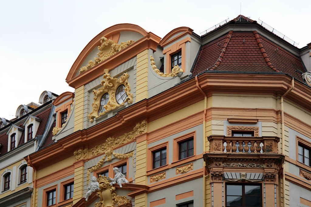 Romanushaus - Giebel | Entdecke über 20 Kategorien Leipzig-Motive: Foto-Downloads, hochwertige Poster, Leinwand- & Fine-Art-Prints. Jetzt Lieblingsfoto im Bildlexikon Leipzig Shop bestellen!