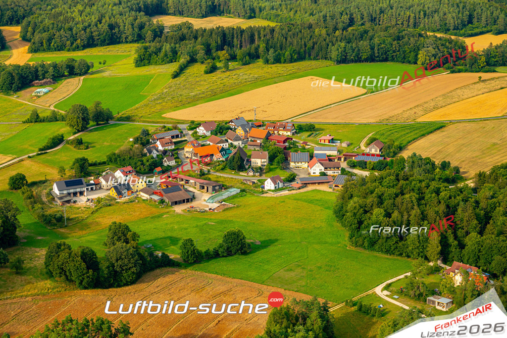 Das Luftbild zeigt : Weidmannsgesees Pottenstein - Die Luftaufnahme wurde 2024 vom UL-Flugzeug aus erstellt ( keine Drohne ) - Hochauflösende Luftaufnahme - Für grossformatige Ausdrucke geeignet. Die Geschenkidee !Mit Lizenz und Bildrechte bestellbar