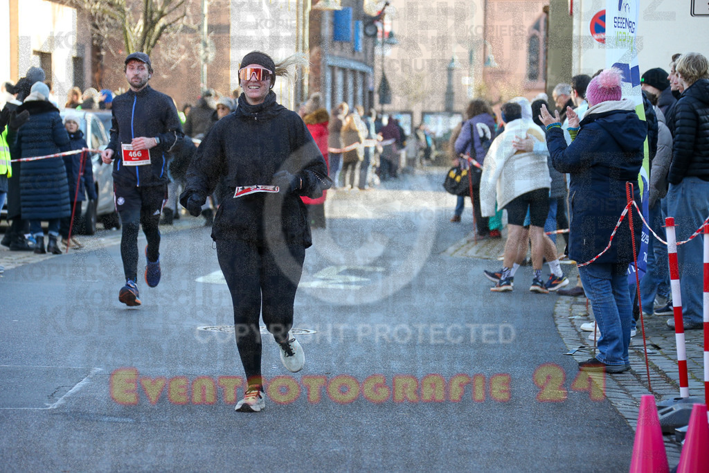 241201_1240_EX1_3074 | Sportfotografie im Rhein-Sieg Kreis, Köln, Bonn, NRW, Rheinland Pfalz, Hessen, etc. Unser Tätigkeitsfeld umfasst den Laufsport vom Volkslauf über den Marathon, Duathlon, Triathon bis zum Ultralauf wie Kölnpfad Ultra oder Schindertrail.
