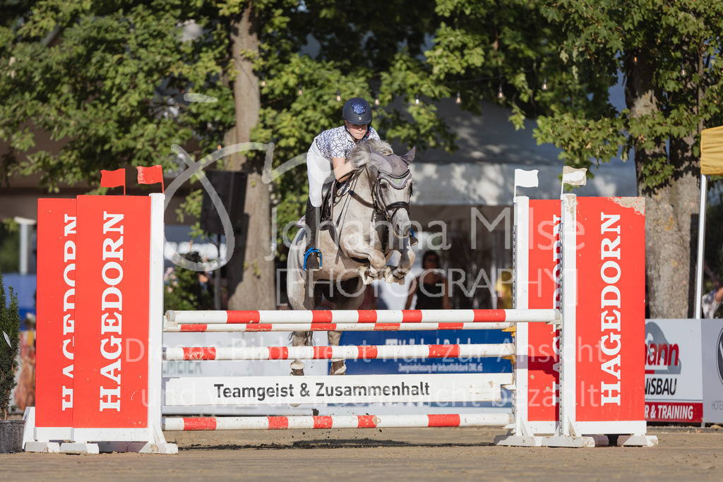 220825_Delbrueck_PonyTrophy-182 | Deine schönsten Turniermomente als professionelle Fotos! Entdecke hochwertige Pferdesport-Fotografie im Online-Shop. Jetzt Fotos finden & bestellen!