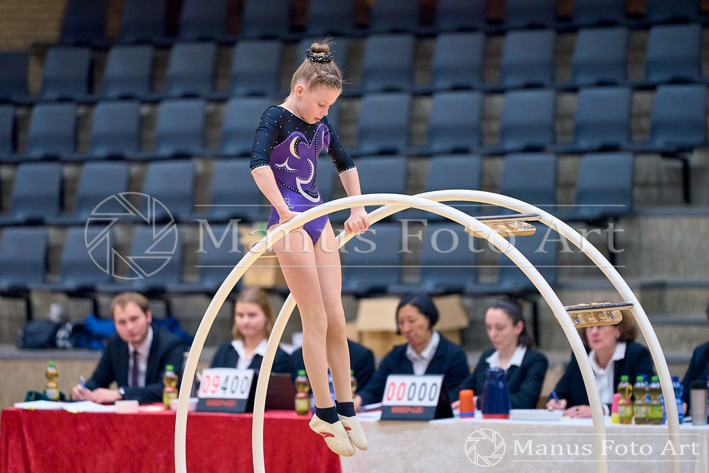 2024-11-09-2-D-DSC02707 | Professionelle Sportfotografie in Hamburg, Schleswig-Holstein und Niedersachsen – spezialisiert auf Rhönrad, Geräteturnen, Leistungsturnen und rhythmische Sportgymnastik. Bundesweite Begleitung von Rhönrad-Events. Jetzt Sport-Fotos - Realisiert mit Pictrs.com